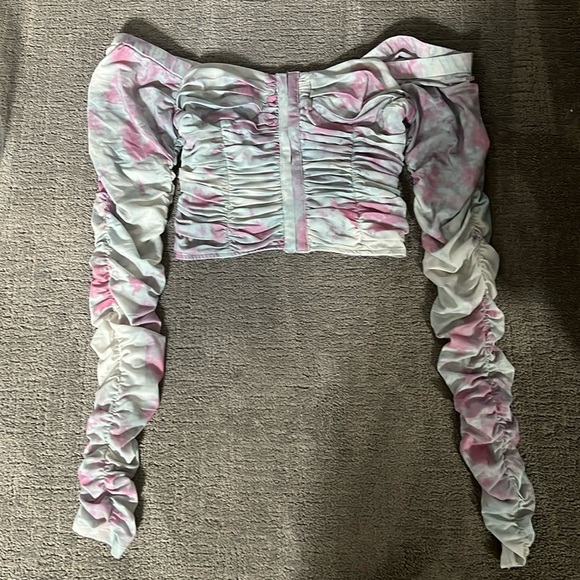 Free People
Off the shoulder long sleeve crop top - Picture 1 of 5